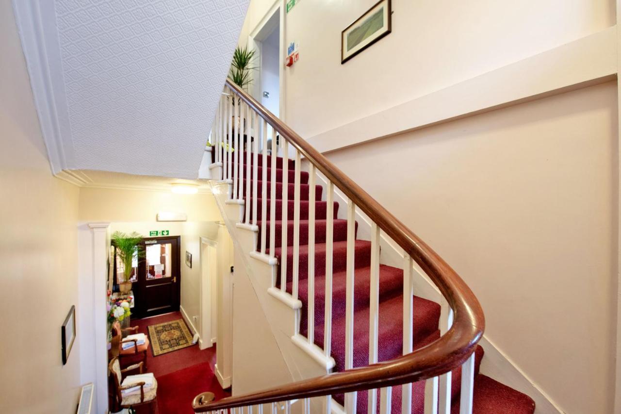 Grand Mansion 9 Beds Sleeps 17 Parking - Groups Holiday home *