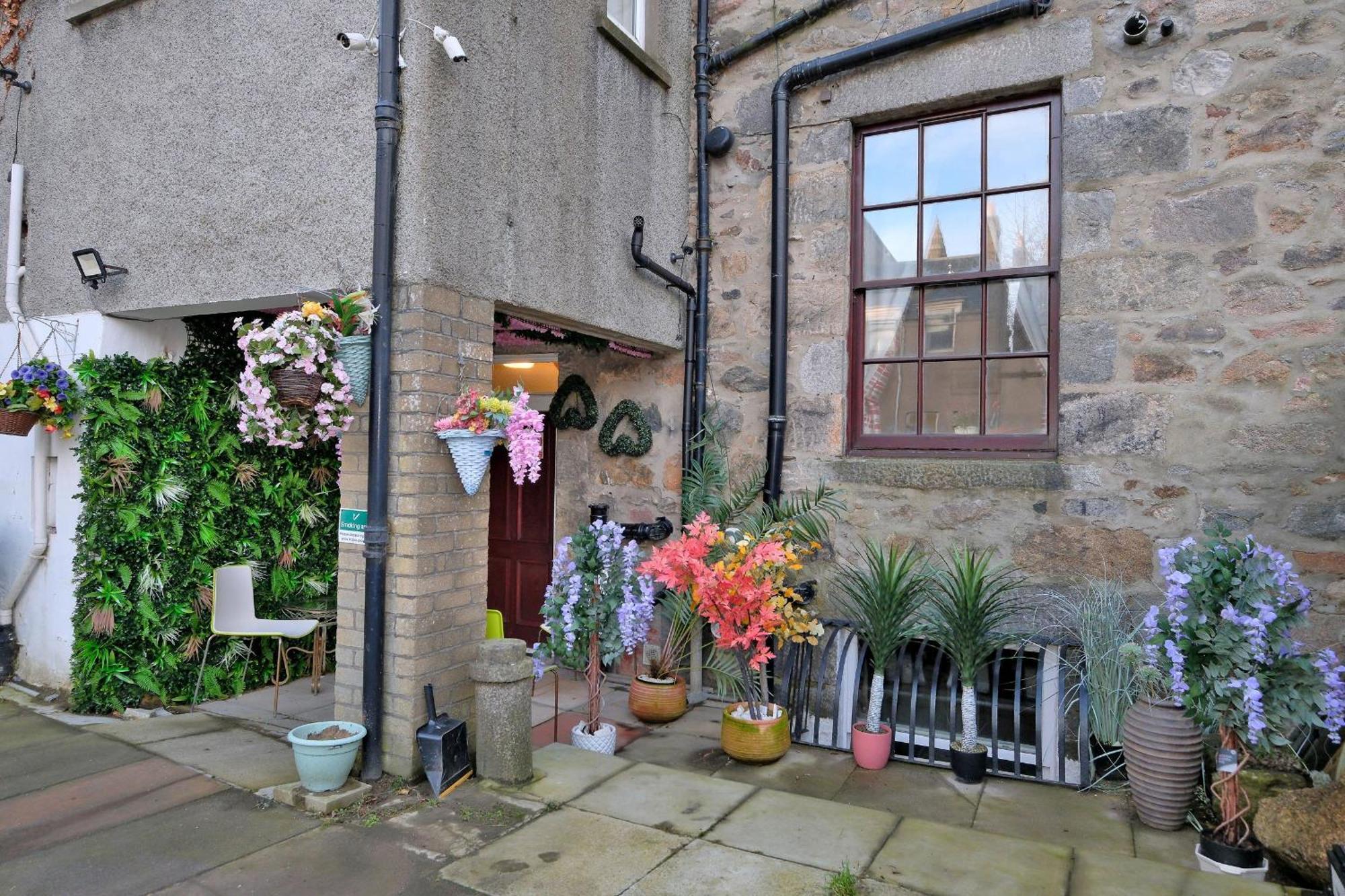 Holiday home Grand Mansion 9 Beds Sleeps 17 Parking - Groups *
